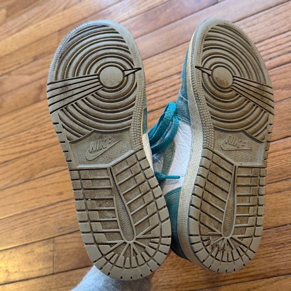 Nike Air Jordan 1 Retro High SE Trainers - Picture 3 of 6